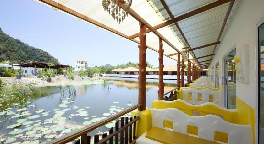 Anavilla Tangke Resort Khanom Exteriér fotografie